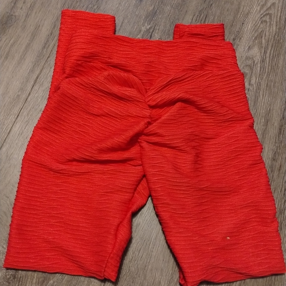 TikTok Scrunch Butt Leggings - Picture 3 of 4